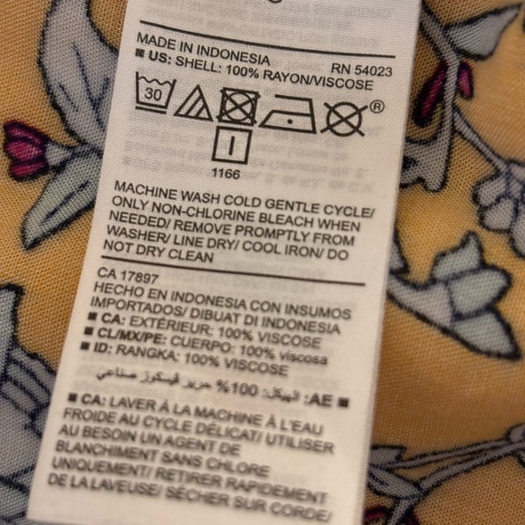 Old Navy Yellow Floral Cap Sleeve Blouse - Picture 3 of 8